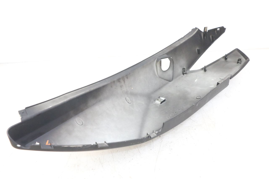 photo de LATERAL TRASEIRO DIREITO KYMCO DINK STREET ABS 125 (2011 - 2018) - Outro ângulo de visão