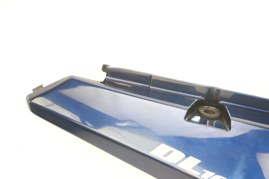 photo de LATERAL TRASEIRO DIREITO SUZUKI DL V STROM 1000 (2002 - 2007) - Detalhes característicos