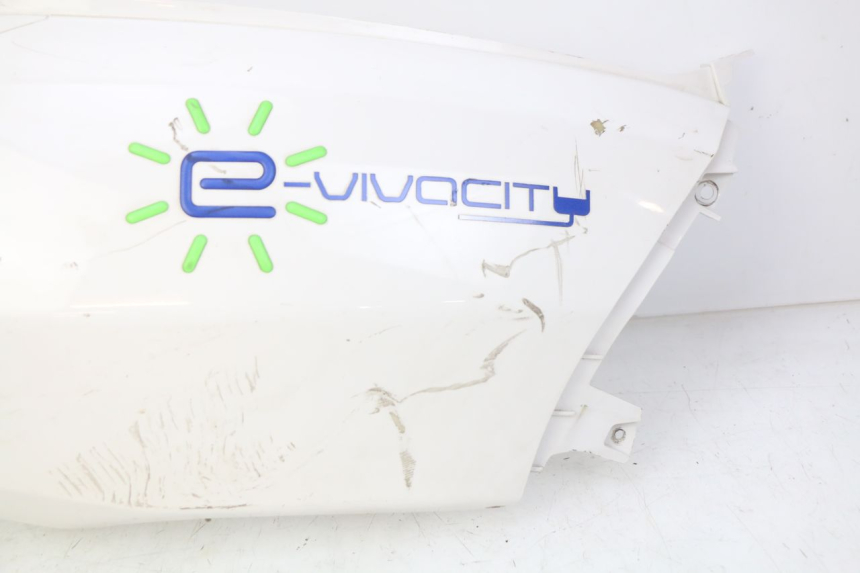 photo de LATERAL TRASEIRO DIREITO PEUGEOT E-VIVACITY 1 (2012 - 2018) - Detalhes característicos