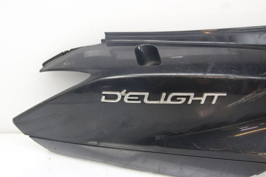 photo de LATERAL TRASEIRO DIREITO YAMAHA D'ELIGHT DELIGHT 125 (2017 - 2020) - Detalhe da peça