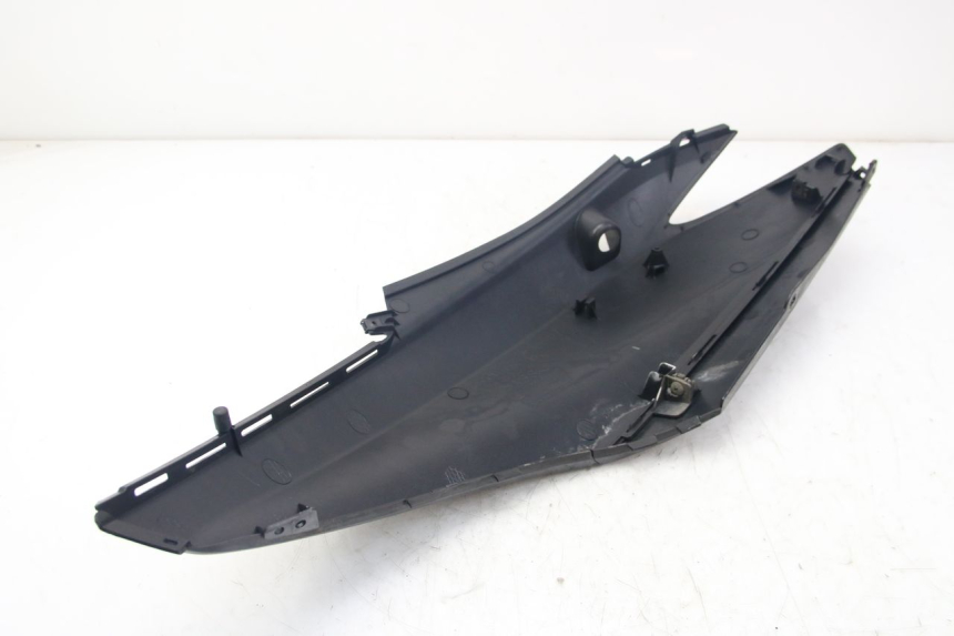 photo de LATERAL TRASEIRO DIREITO YAMAHA D'ELIGHT DELIGHT 125 (2017 - 2020) - Outro ângulo de visão