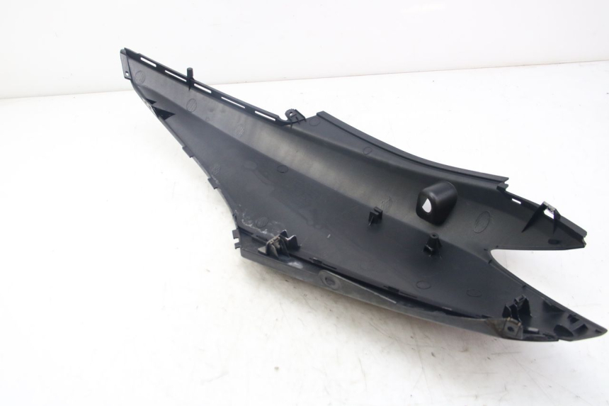 photo de LATERAL TRASEIRO DIREITO YAMAHA D'ELIGHT DELIGHT 125 (2017 - 2020) - Pontos de fixação