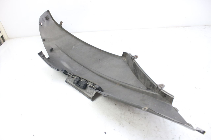 photo de LATERAL TRASEIRO DIREITO HONDA FES S-WING SWING ABS 125 (2007 - 2015) - Outro ângulo de visão
