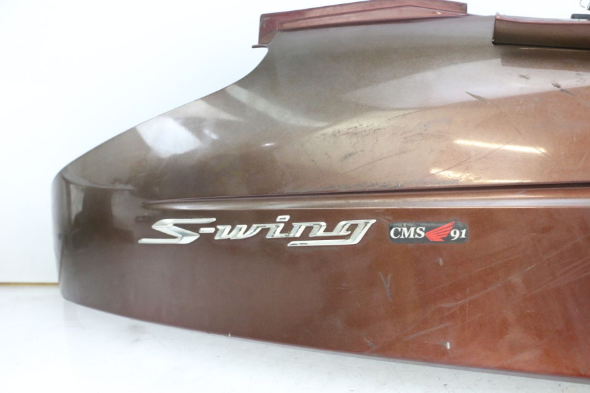 photo de LATERAL TRASEIRO DIREITO HONDA FES S-WING SWING ABS 125 (2007 - 2015) - Pontos de fixação
