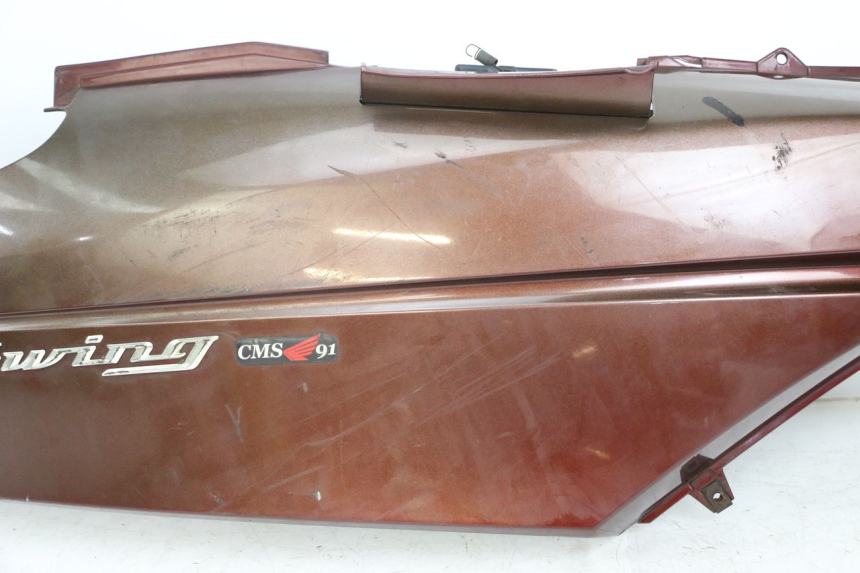 photo de LATERAL TRASEIRO DIREITO HONDA FES S-WING SWING ABS 125 (2007 - 2015) - Estado da superfície