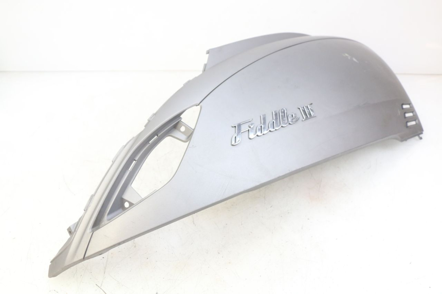 photo de LATERAL TRASEIRO DIREITO SYM FIDDLE 3 III 125 (2014 - 2020) - Detalhes característicos