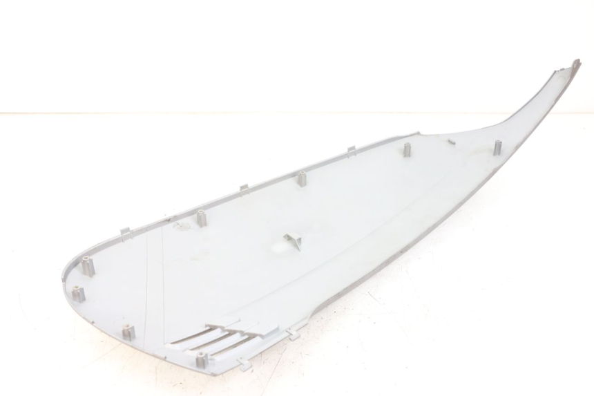 photo de LATERAL TRASEIRO DIREITO SYM FIDDLE 3 III 125 (2014 - 2020) - Zoom do estado de desgaste