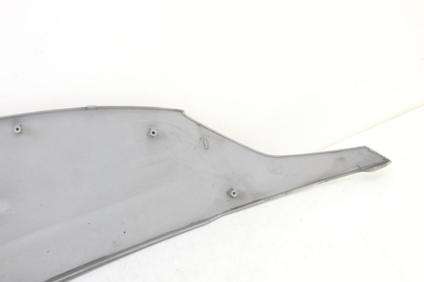 photo de LATERAL TRASEIRO DIREITO SYM FIDDLE 3 III 125 (2014 - 2020) - Pontos de fixação