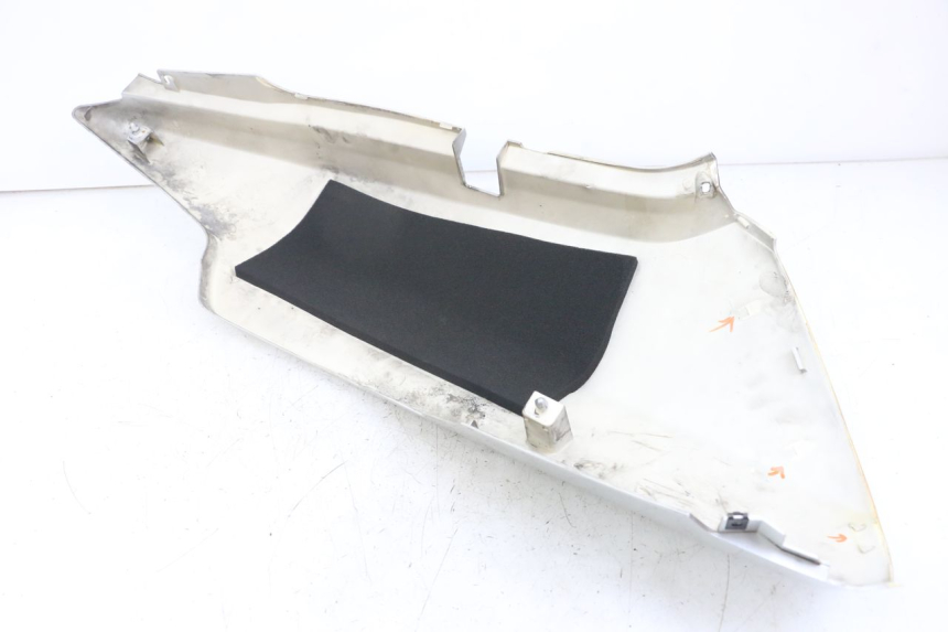 photo de LATERAL TRASEIRO DIREITO HONDA FJS SILVERWING SILVER WING 600 (2001 - 2010) - Pontos de fixação