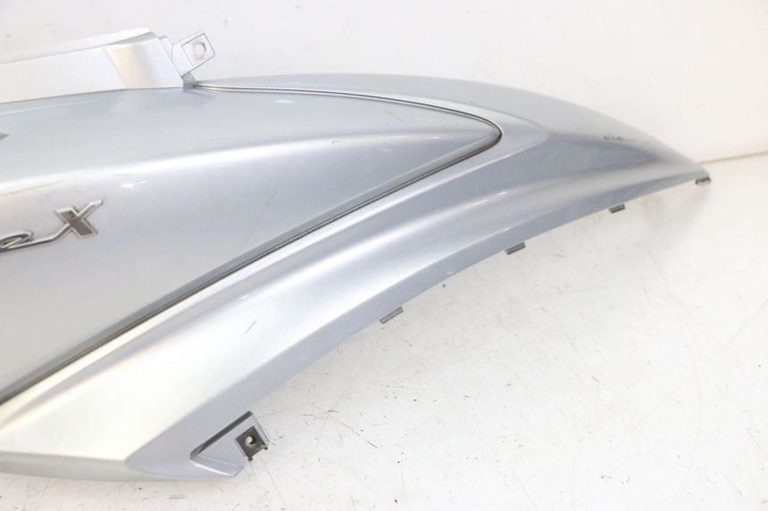 photo de LATERAL TRASEIRO DIREITO MBK FLAME X 125 (2007 - 2016) - Detalhes característicos