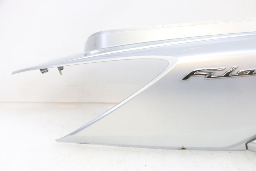 photo de LATERAL TRASEIRO DIREITO MBK FLAME X 125 (2007 - 2016) - Inspeção visual