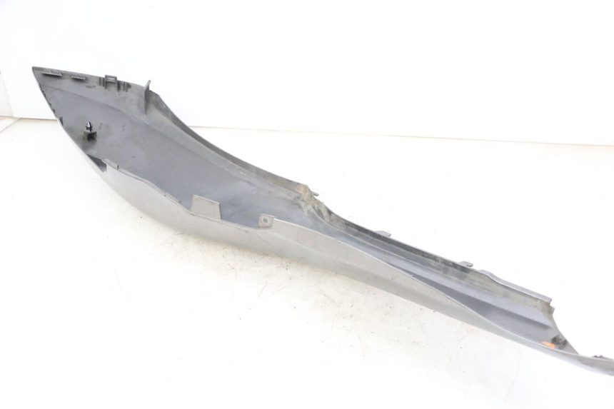photo de LATERAL TRASEIRO DIREITO HONDA FORZA ABS 300 (2013 - 2017) - Zoom do estado de desgaste
