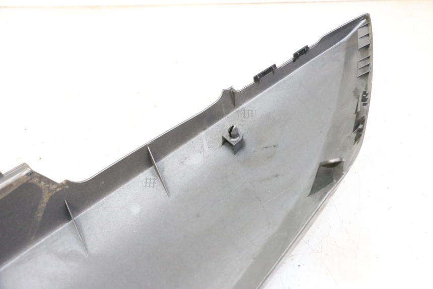photo de LATERAL TRASEIRO DIREITO HONDA FORZA ABS 300 (2013 - 2017) - Estado da superfície