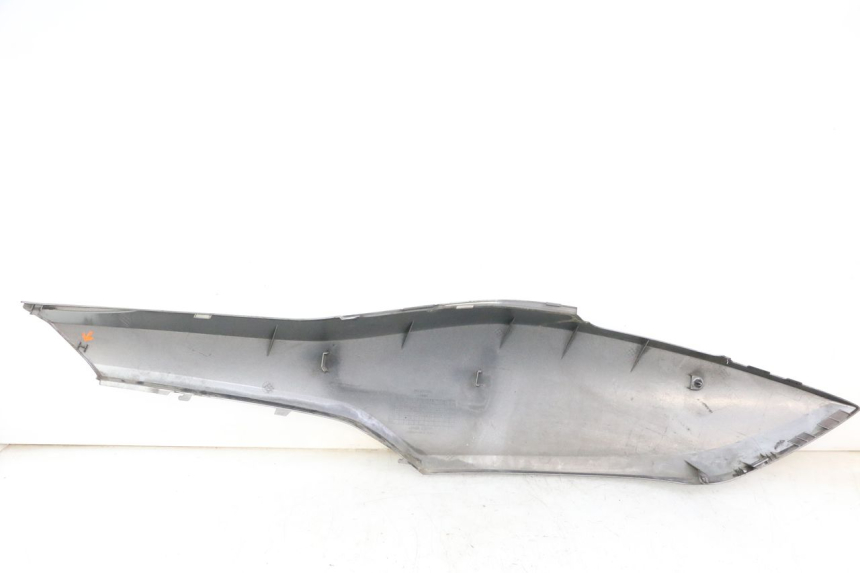 photo de LATERAL TRASEIRO DIREITO HONDA FORZA ABS 300 (2013 - 2017) - Peça verificada
