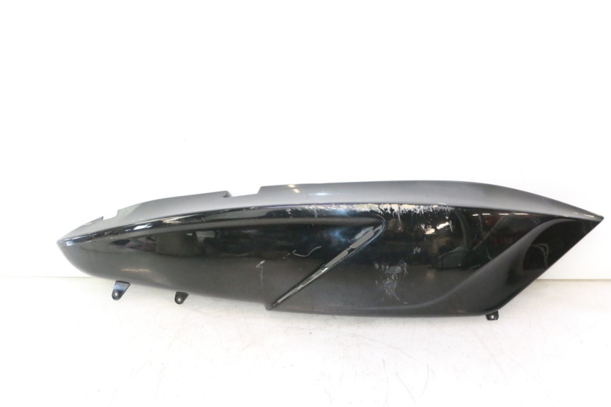photo de FLANCO TRASEIRO DIREITO GILERA GP 800 (2007 - 2013) - Vista principal