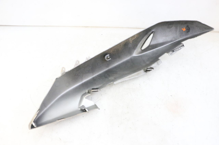 photo de LATERAL TRASEIRO DIREITO SUZUKI GS GSE 500 (2001 - 2003) - Detalhe da peça