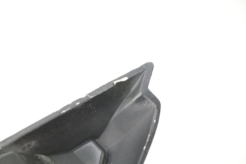 photo de LATERAL TRASEIRO DIREITO SUZUKI GSX-R GSXR 750 (2011 - 2016) - Zoom do estado de desgaste