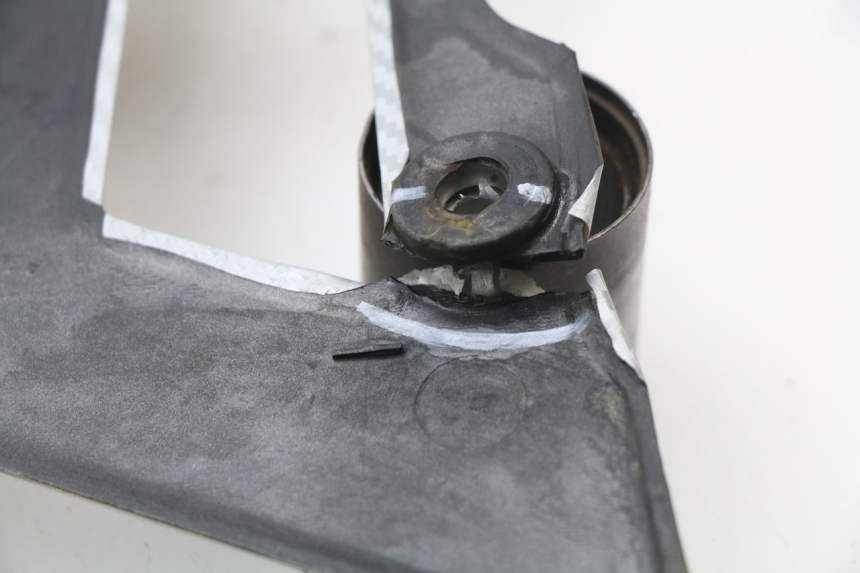 photo de LATERAL TRASEIRO DIREITO SUZUKI GSXF GSX F 600 (1988 - 1997) - Detalhe da peça