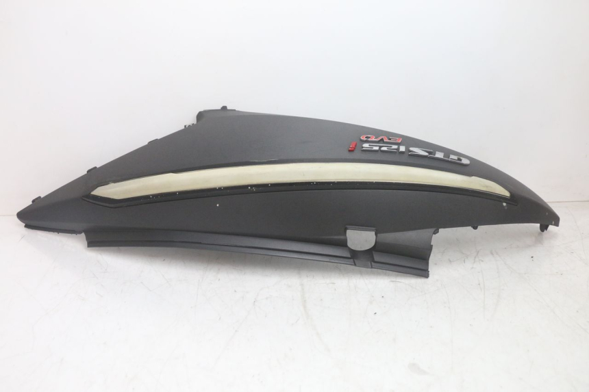 photo de LADO TRASEIRO DIREITO SYM GTS EVO 125 (2009 - 2013) - Ampliação técnica