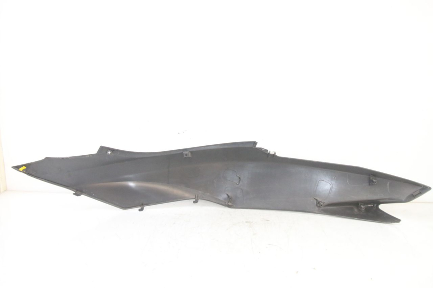 photo de LATERAL TRASEIRO DIREITO HONDA PCX (JF57/JF64) 125 (2014 - 2018) - Pontos de fixação