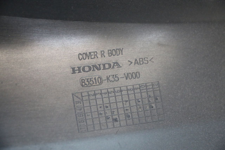 photo de LATERAL TRASEIRO DIREITO HONDA PCX (JF57/JF64) 125 (2014 - 2018) - Marcações e referências