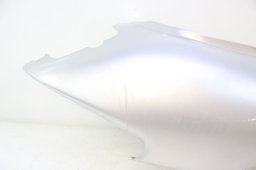 photo de LATERAL TRASEIRO DIREITO KEEWAY HURRICANE 50 (2006 - 2019) - Detalhes característicos