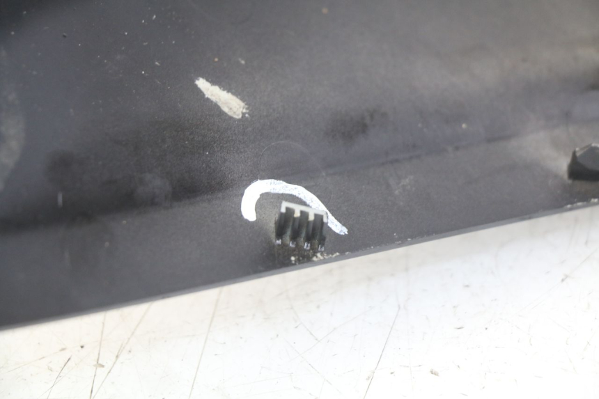 photo de LATERAL TRASEIRO DIREITO YAMAHA HW XENTER 125 (2011 - 2017) - Outro ângulo de visão