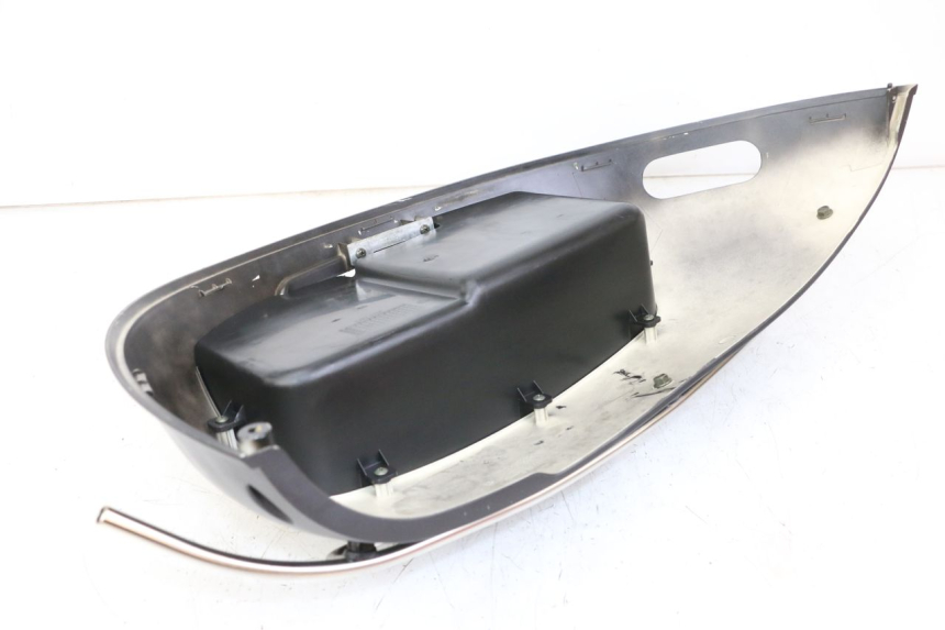 photo de LATERAL TRASEIRO DIREITO JM MOTORS VX 125 (2022 - 2025) - Detalhe da peça