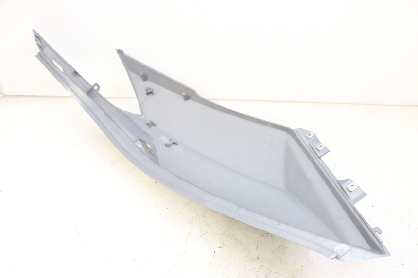 photo de LATERAL TRASEIRO DIREITO SYM JOYMAX 125 (2010 - 2017) - Detalhe da peça