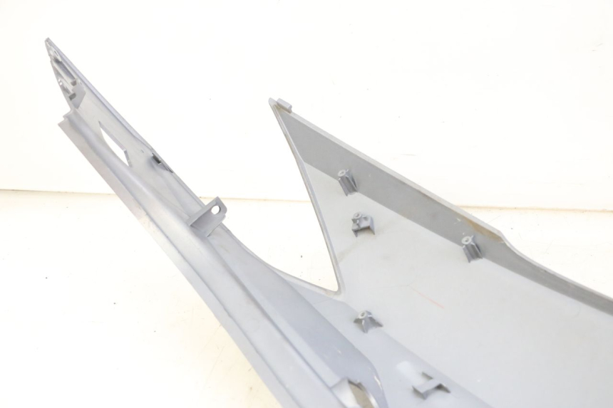 photo de LATERAL TRASEIRO DIREITO SYM JOYMAX 125 (2010 - 2017) - Zoom do estado de desgaste