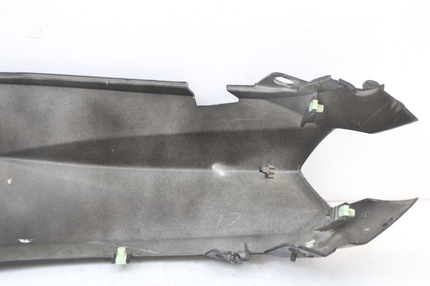 photo de LATERAL TRASEIRO DIREITO PEUGEOT KISBEE 4T 50 (2018 - 2022) - Pontos de fixação