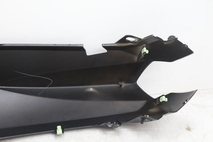 photo de LATERAL TRASEIRO DIREITO PEUGEOT KISBEE 4T 50 (2010 - 2017) - Marcações e referências