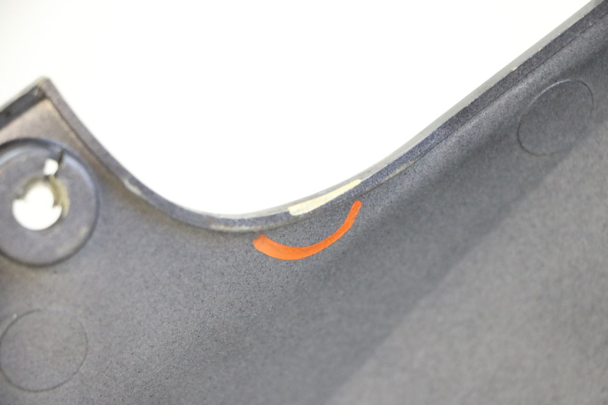 photo de LATERAL TRASEIRO DIREITO KYMCO GRAND DINK 125 (2008 - 2014) - Zoom do estado de desgaste