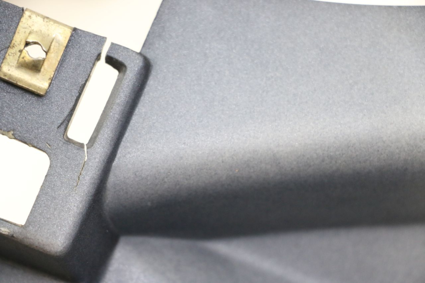 photo de LATERAL TRASEIRO DIREITO KYMCO XCITING 500 (2007 - 2010) - Detalhe da peça