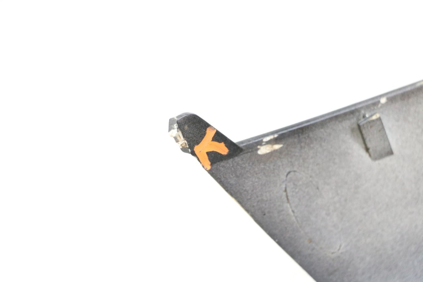 photo de LATERAL TRASEIRO DIREITO MBK MACH G AC 50 (2002 - 2014) - Zoom do estado de desgaste