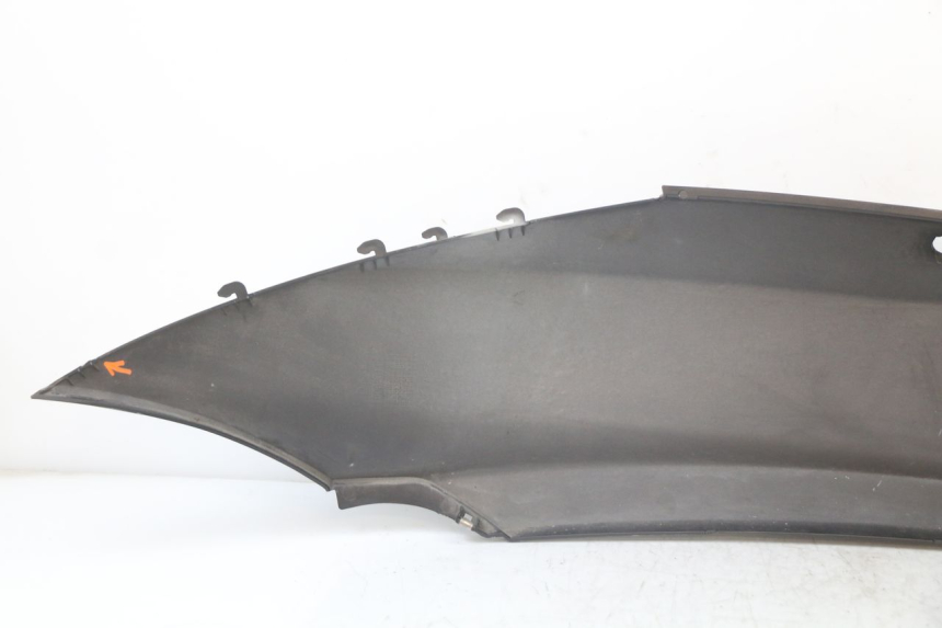 photo de LATERAL TRASEIRO DIREITO PIAGGIO MP3 HPE 350 (2018 - 2020) - Estado da superfície