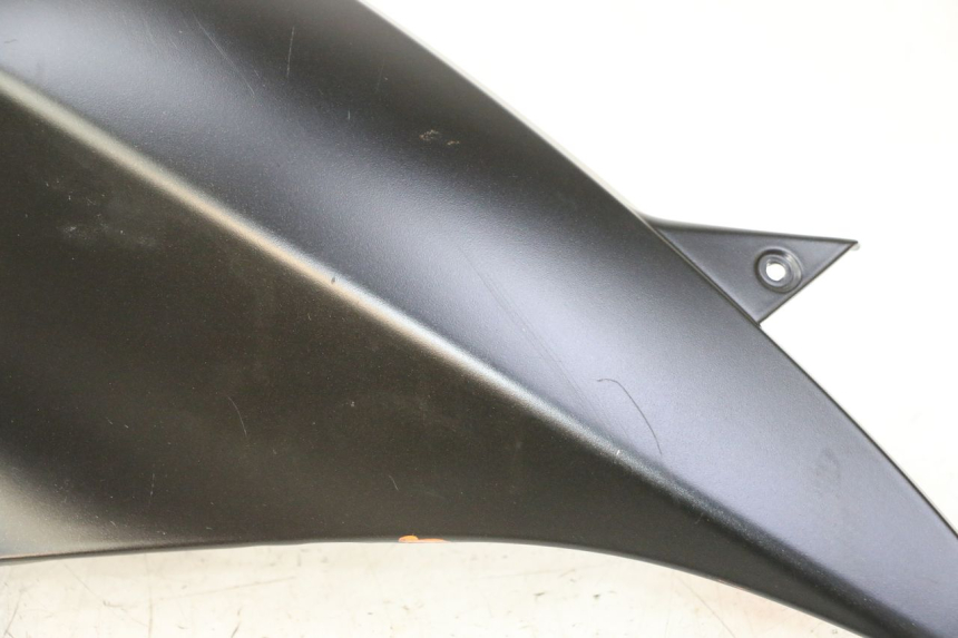 photo de LATERAL TRASEIRO DIREITO PIAGGIO MP3 HPE 310 (2024 - 2025) - Detalhes característicos