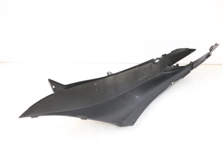 photo de LATERAL TRASEIRO DIREITO PIAGGIO MP3 HPE 300 (2019 - 2026) - Zoom do estado de desgaste