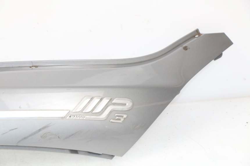 photo de LATERAL TRASEIRO DIREITO PIAGGIO MP3 LT 400 (2007 - 2012) - Marcações e referências