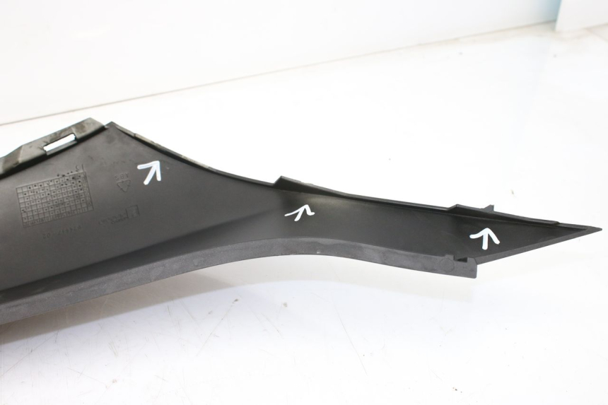 photo de LATERAL TRASEIRO DIREITO PIAGGIO MP3 LT 300 (2010 - 2016) - Detalhe da peça