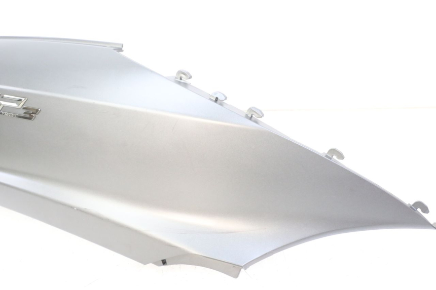 photo de LATERAL TRASEIRO DIREITO PIAGGIO MP3 500 (2014 - 2017) - Detalhes característicos
