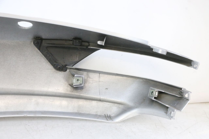 photo de LATERAL TRASEIRO DIREITO PIAGGIO MP3 500 (2014 - 2017) - Zoom do estado de desgaste
