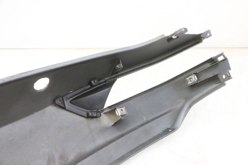 photo de LATERAL TRASEIRO DIREITO PIAGGIO MP3 500 (2016 - 2018) - Detalhe da peça