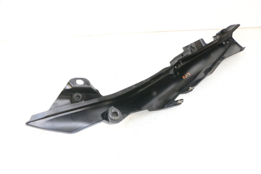 photo de LATERAL TRASEIRO DIREITO YAMAHA MT-07 MT07 ABS 700 (2018 - 2020) - Marcações e referências