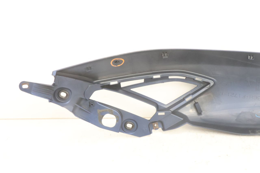 photo de LADO TRASEIRO DIREITO YAMAHA N-MAX NMAX 125 (2021 - 2024) - Marcações e referências