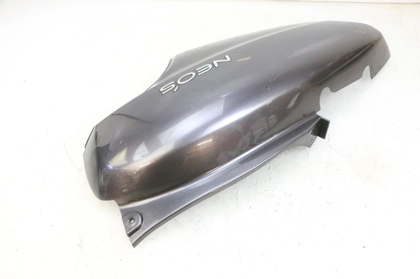 photo de LATERAL TRASEIRO DIREITO YAMAHA NEO'S NEOS 2T 50 (1998 - 2007) - Detalhes característicos