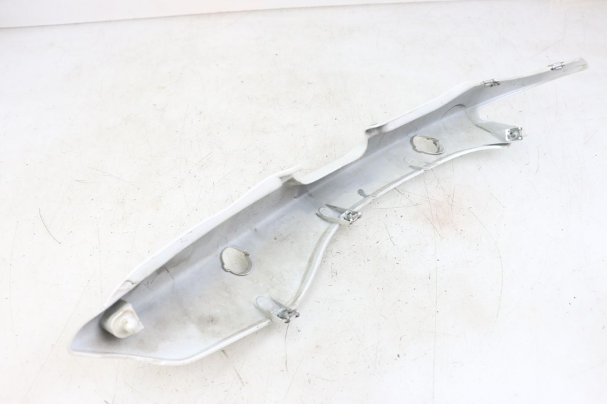 photo de LATERAL TRASEIRO DIREITO MOTO GUZZI NORGE 8V GT 1200 (2011 - 2016) - Outro ângulo de visão