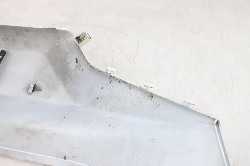 photo de LATERAL TRASEIRO DIREITO SYM ORBIT 2 50 (2008 - 2014) - Pontos de fixação