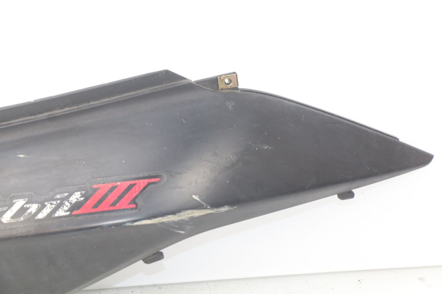 photo de LATERAL TRASEIRO DIREITO SYM ORBIT III 3 4T 50 (2018 - 2021) - Detalhes característicos
