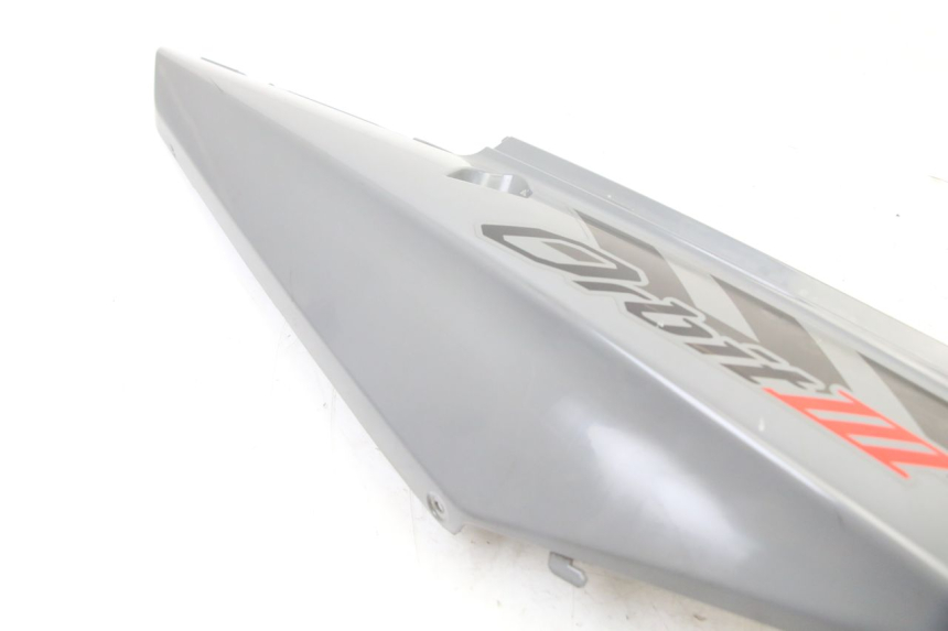 photo de LATERAL TRASEIRO DIREITO SYM ORBIT III 3 4T 50 (2021 - 2025) - Zoom do estado de desgaste